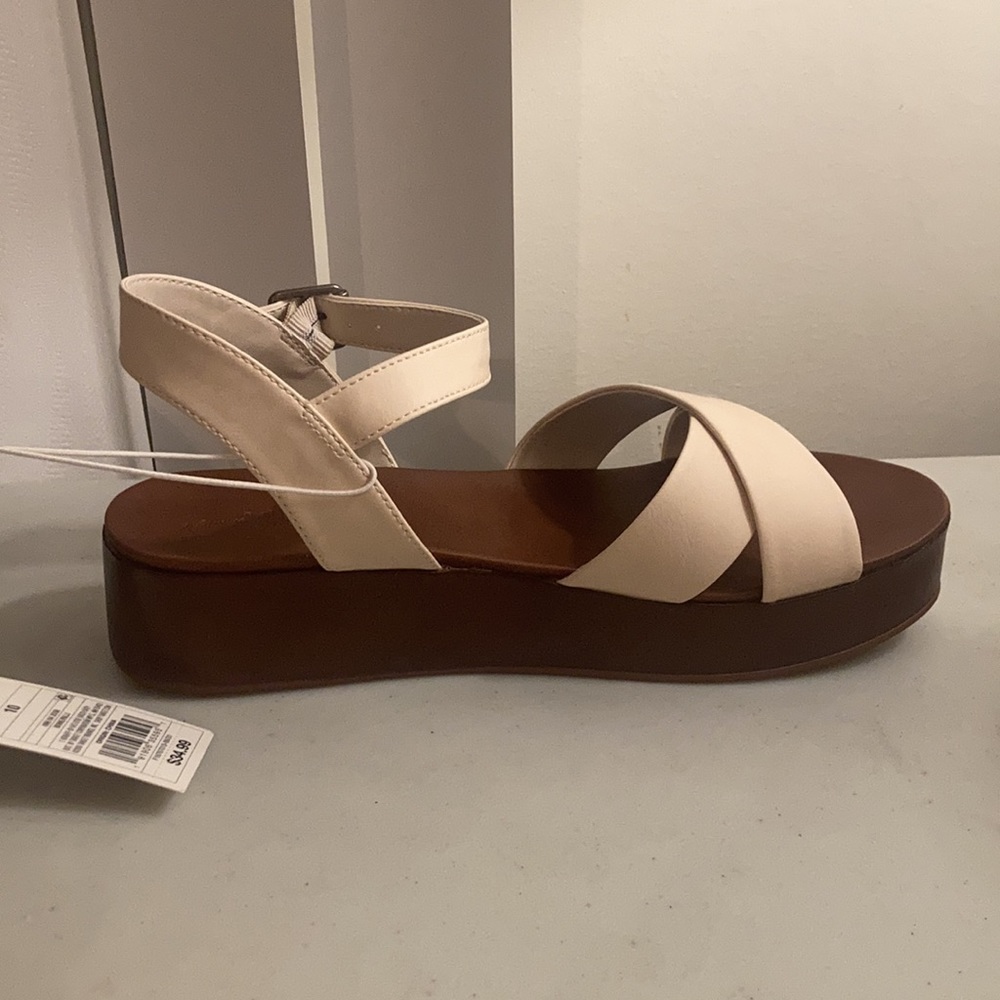 Nwt Universal Thread Goods Co Platform Beige/Brow… - image 1